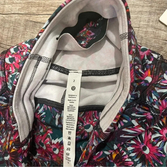 NWT!! Lululemon - Base Pace High-Rise Fleece Tight 28" - Size 2 - Picture 6 of 9